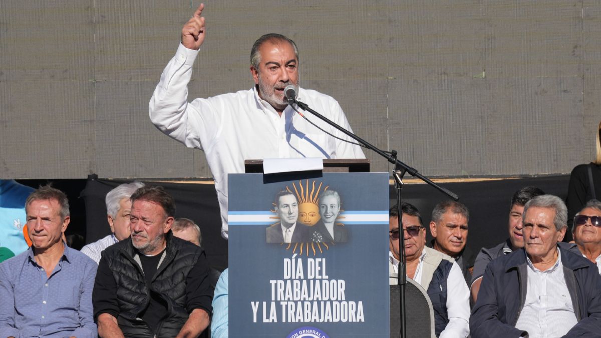 eneral En el acto de la CGT por el Día del Trabajador, los seguidores de Pablo Moyano -ausente- interrumpieron en su discurso al cosecretario Héctor Daher.