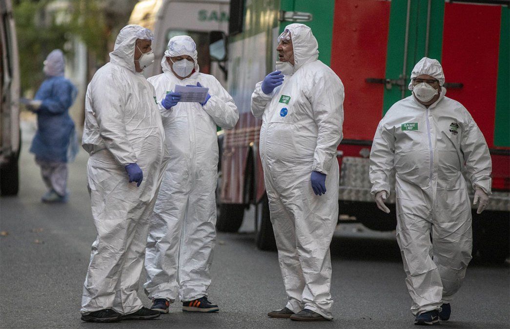 El infectólogo Eduardo López, que asesora al Gobierno por la pandemia de coronavirus, alertó que se ha relajado un poco la sociedad.