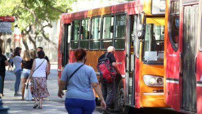 UTA resolvió suspender el paro nacional anunciado para este viernes, luego de alcanzar un principio en materia salarial para los choferes de colectivos.