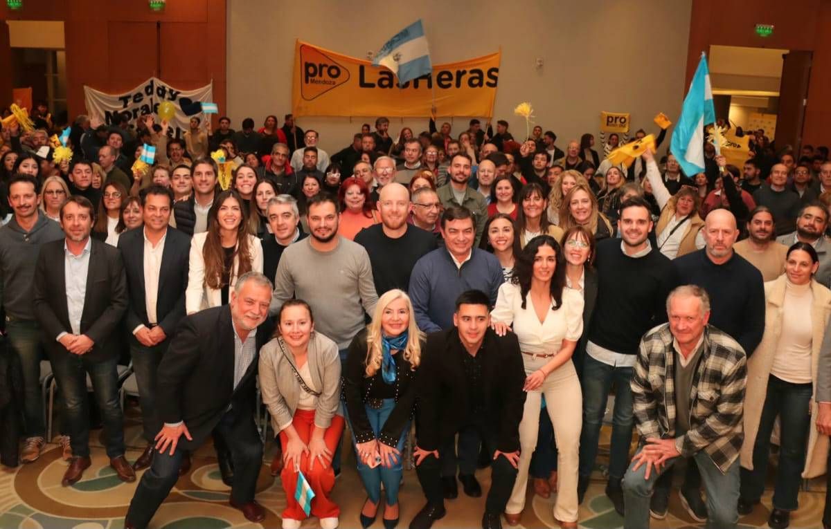 El PRO de Mendoza reunió a sus dirigentes y militancia en la presentación de la nueva conducción. El PRO de Mendoza reunió a sus dirigentes y militancia en la presentación de la nueva conducción.
