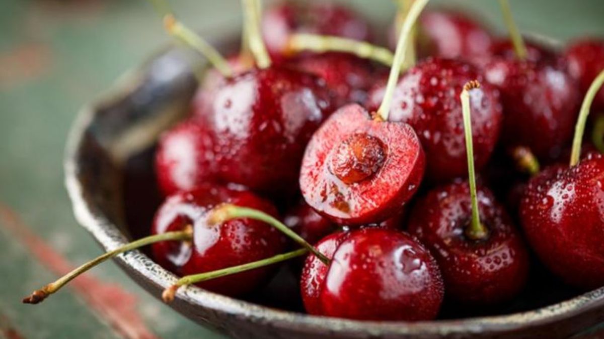 Uno de los trucos más sencillos permite deshuesar la cereza rápidamente.