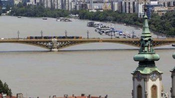 Plata mojada: encuentran 100 mil euros flotando
