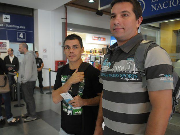 El Cotón, a las piñas antes de partir a Buenos Aires