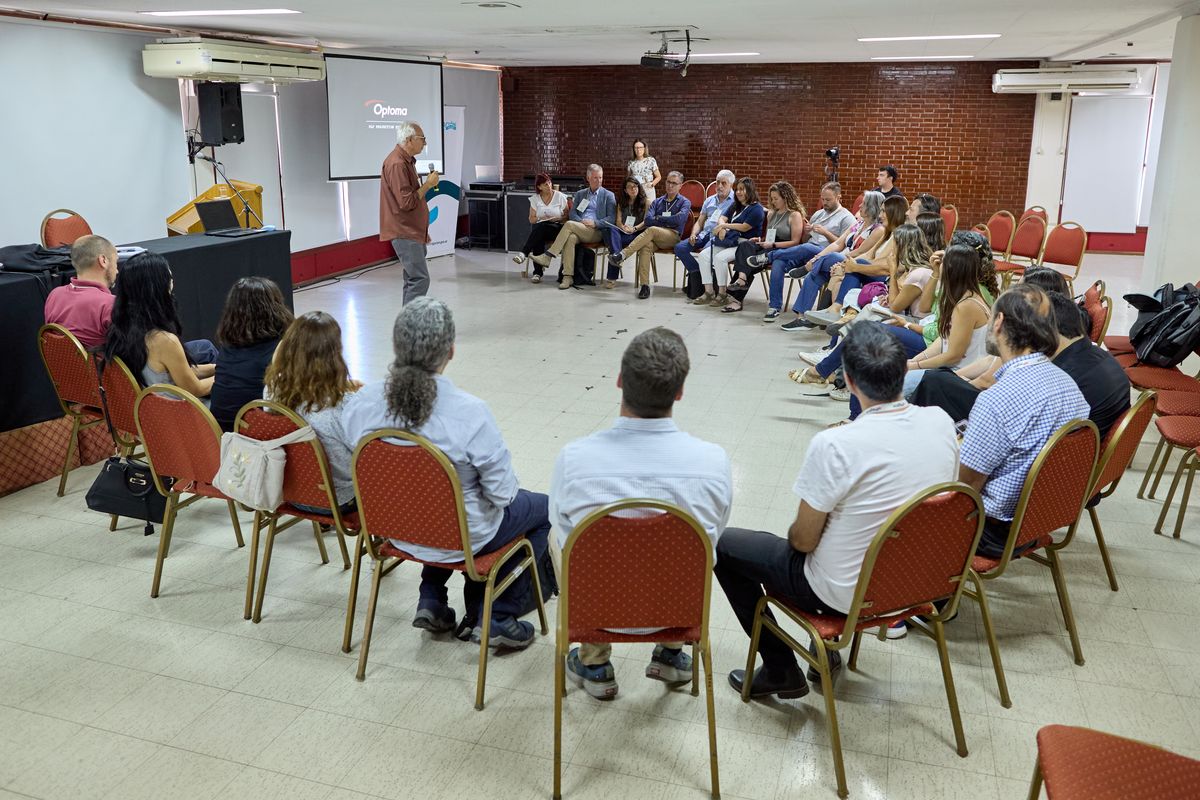 Los 140 expertos que se dieron cita en esta jornada accesoria al Congreso y se dividieron según su especialidad en distintas Mesas de Trabajo. Los 140 expertos que se dieron cita en esta jornada accesoria al Congreso y se dividieron según su especialidad en distintas Mesas de Trabajo.