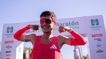 El maratonista que el viernes declaró como víctima de estafas en dólares y el domingo ganó los 21K El maratonista que el viernes declaró como víctima de estafas en dólares y el domingo ganó los 21K