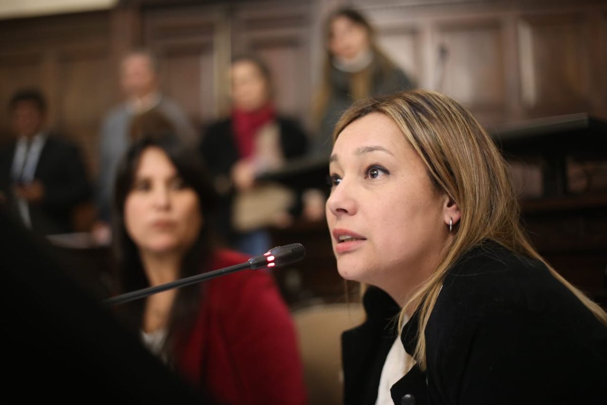 La senadora Adriana Cano, una de las que está en competencia.