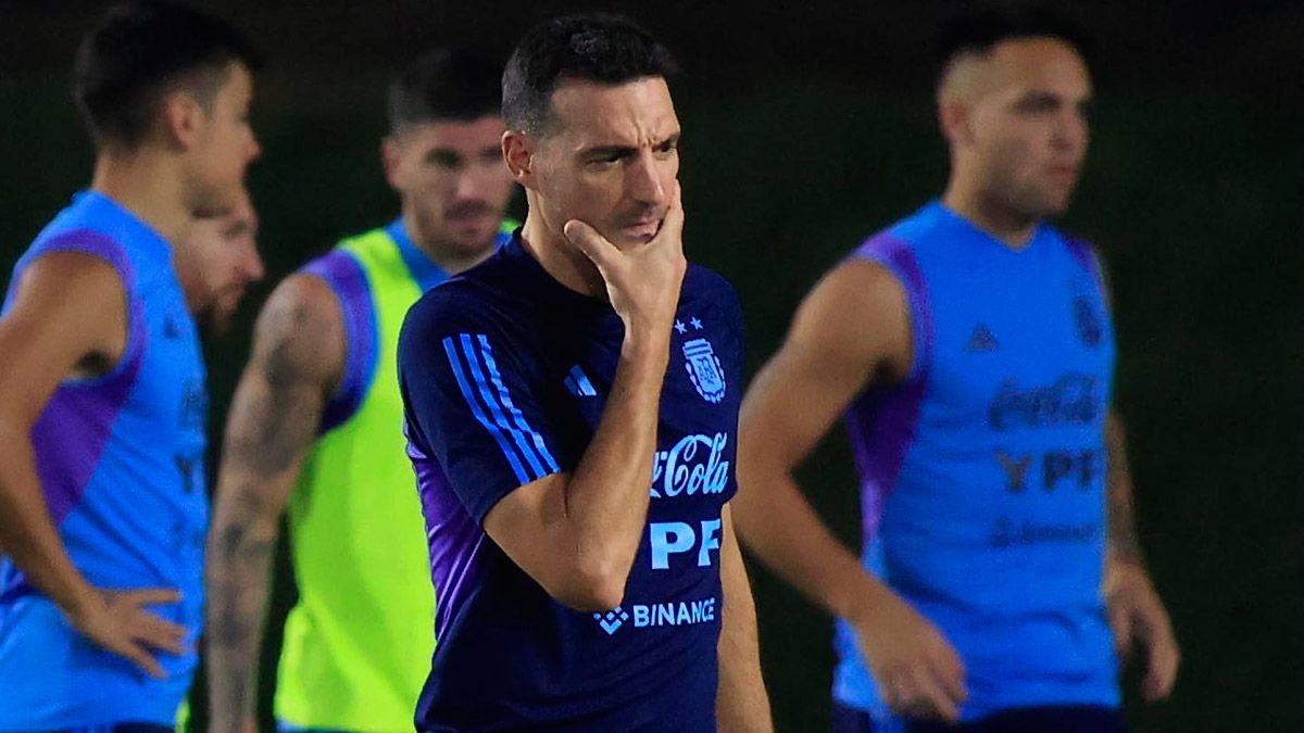 Lionel Scaloni probó un equipo este martes, en la previa del partido ante Países Bajos, por el Mundial Qatar 2022.