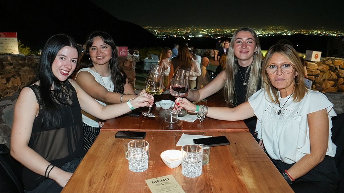Las chicas de AEHGA: Catalina Druetta, Eluney Marín, Candela García y Alejandra Fernández. Las chicas de AEHGA: Catalina Druetta, Eluney Marín, Candela García y Alejandra Fernández.