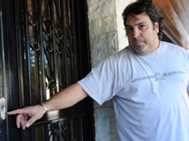 Renunció a la comisión directiva después de que balearan su casa