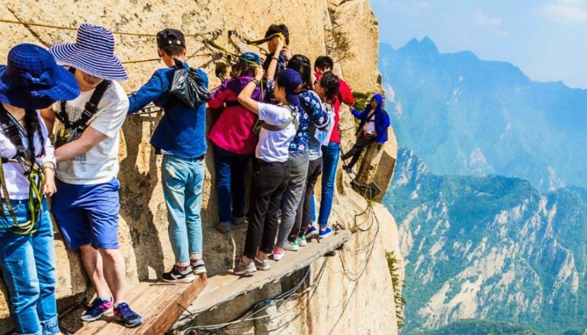 Así luce el sendero que hay que recorrer en las montañas Huà Shn. Imagen: Europa Press Así luce el sendero que hay que recorrer en las montañas Huà Shn. Imagen: Europa Press
