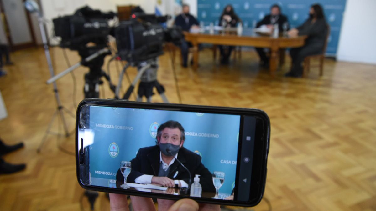 Reforma constitucional. Víctor Ibañez continúa con su ronda de reuniones.