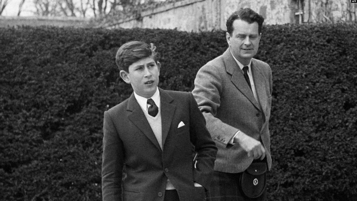 Rey Carlos III en Gordonstoun. Rey Carlos III en Gordonstoun.