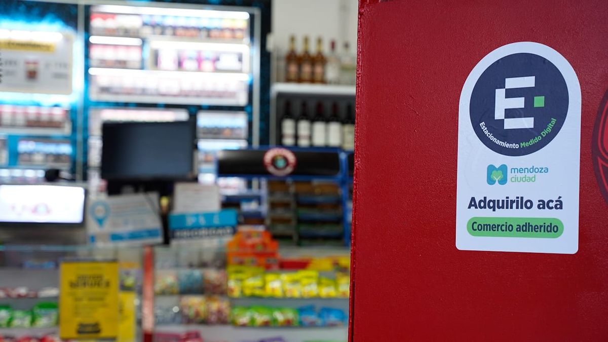 Puesto fijo de estacionamiento medido digital en Ciudad. Puesto fijo de estacionamiento medido digital en Ciudad.