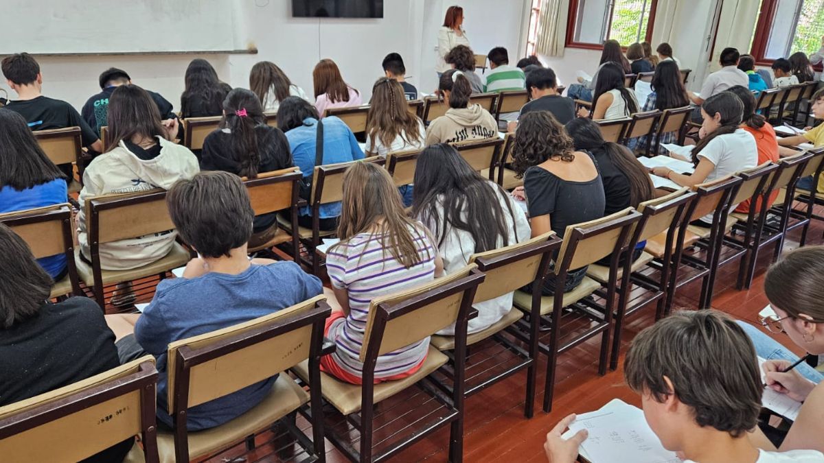 Los chicos que rindieron para ingresar a uno de los colegios de la UNCuyo