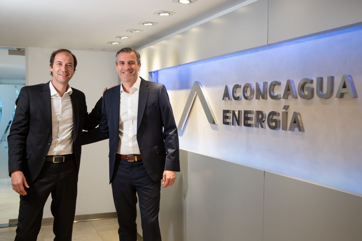 Diego Trabucco y Javier Basso, los responsables de Aconcagua Energía. Planifican sondear petróleo no convencional en Payún. Diego Trabucco y Javier Basso, los responsables de Aconcagua Energía. Planifican sondear petróleo no convencional en Payún.