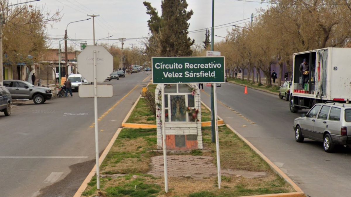Godoy Cruz fue el escenario de un hecho de inseguridad en Mendoza. Un joven de 16 años fue baleado cuando volvía a su casa.