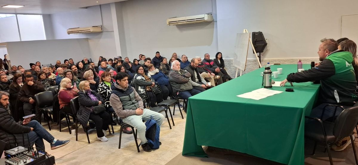 La asamblea de delegados y congresales del sector salud de ATE fue este jueves- La asamblea de delegados y congresales del sector salud de ATE fue este jueves-