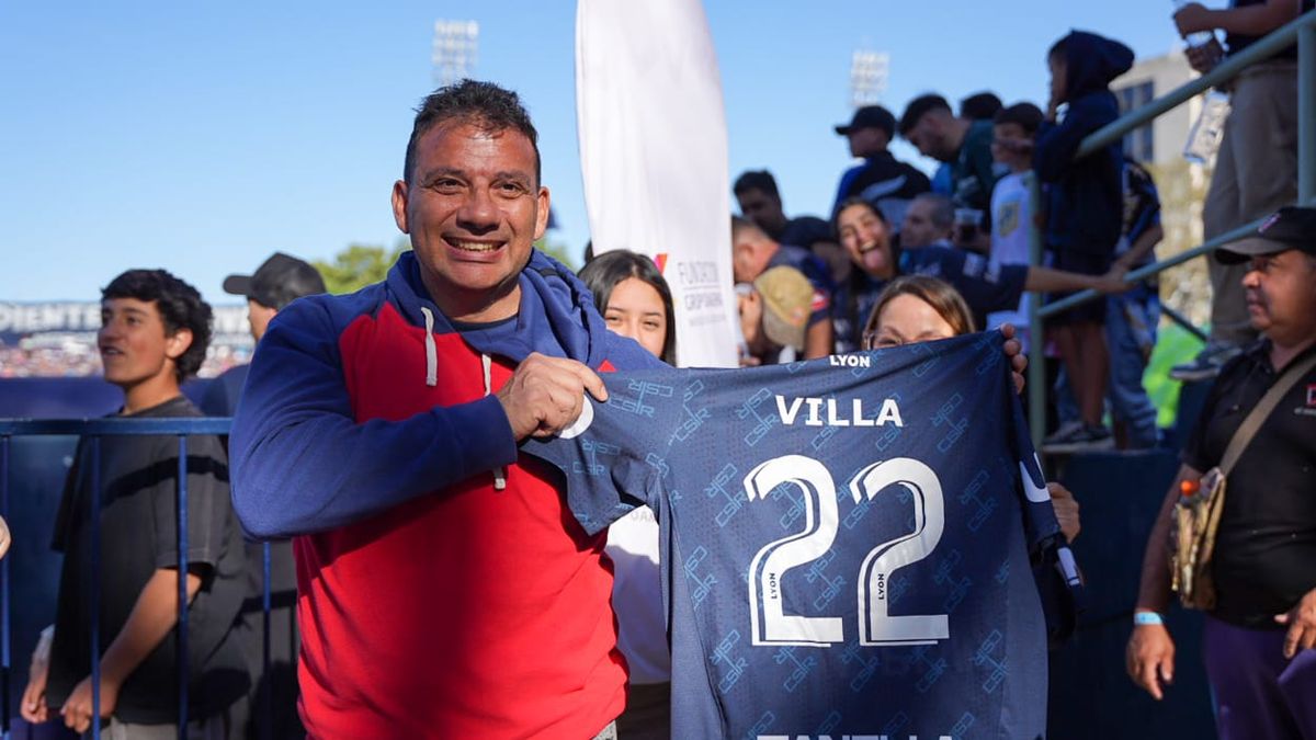 La pasión azul crece con más donaciones y camisetas junto a Fundación Grupo América
