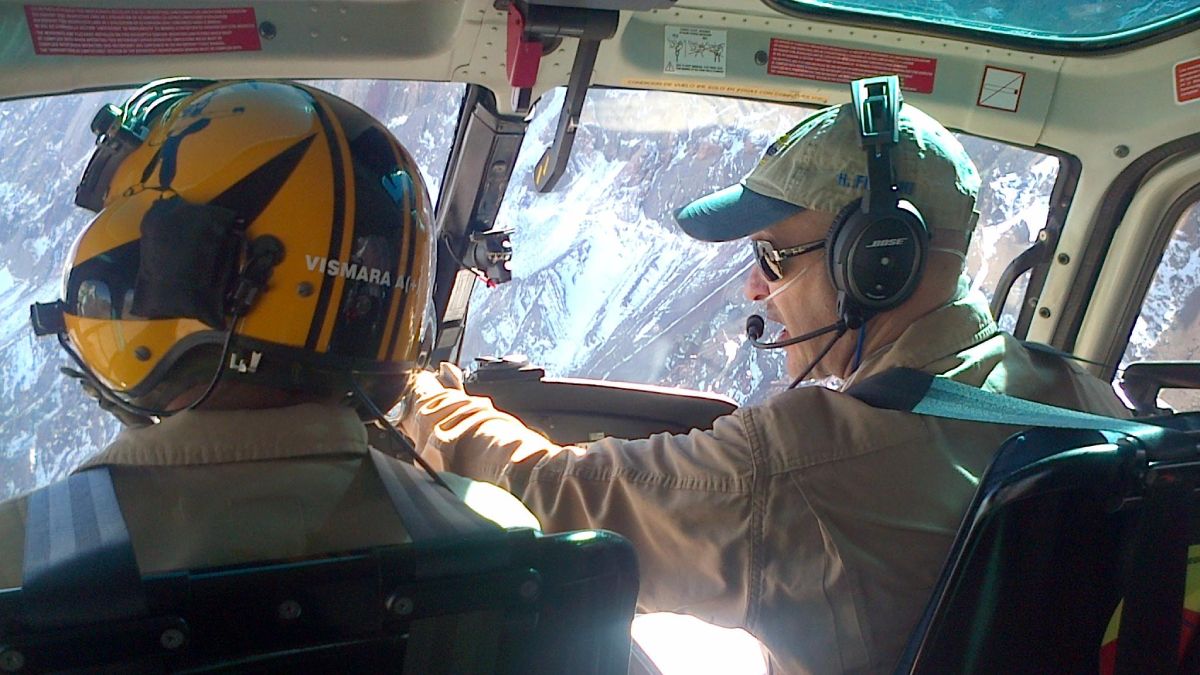 La experiencia de Horacio Freschi en la montaña es legendaria. Otros tres pilotos forman parte del staff de la empresa aérea, y a veces llegan a ser cinco.