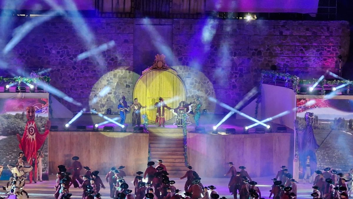 Las marionetas fueron recicladas de la Fiesta de la Vendimia del año pasado.