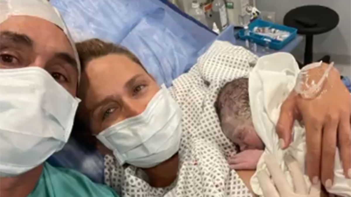 ¡Llegó Faustino! el bebé de Sebastián Estevanez e Ivana Saccani.