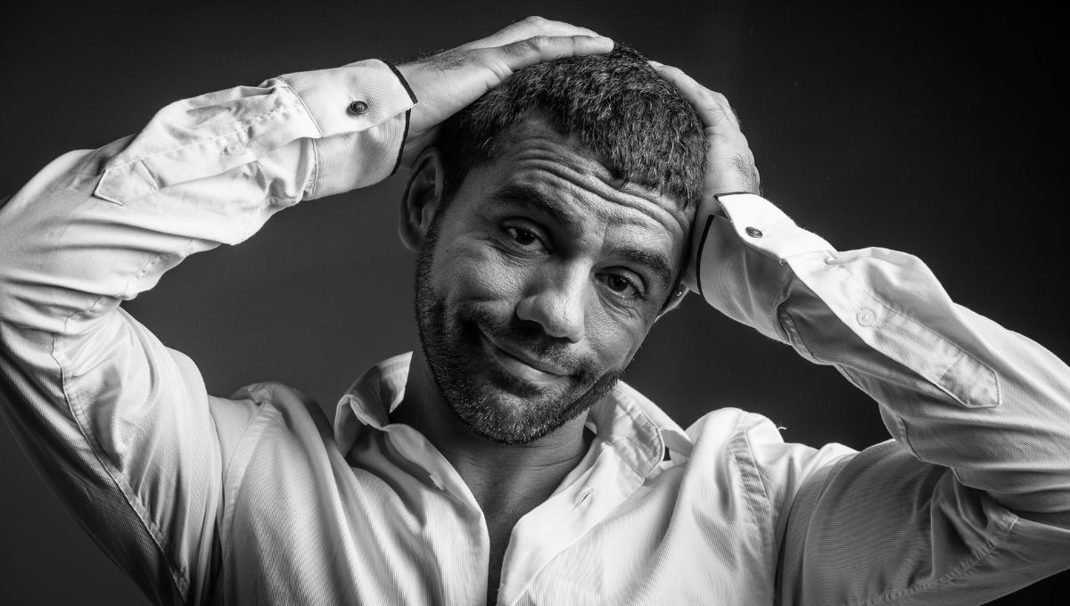 Cómo reconocer a una persona insatisfecha con su vida en 3 frases