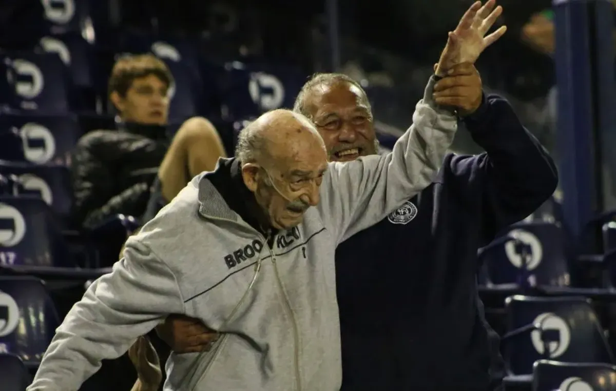 Don Osorio falleció a fines de 2018, fue y es uno de los hinchas más famosos que ha tenido Independiente Rivadavia.