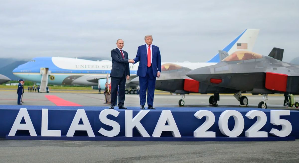 Vladimir Putin y Donald Trump en la base militar de Alaska. Vladimir Putin y Donald Trump en la base militar de Alaska.