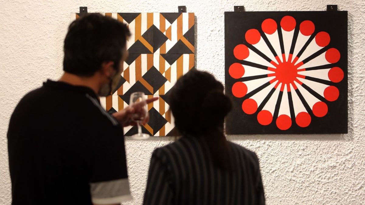 Una muestra del polifacético artista Luis Quesada es la que ha realizado la reapertura de la Sala de Arte Libertad de Guaymallén.