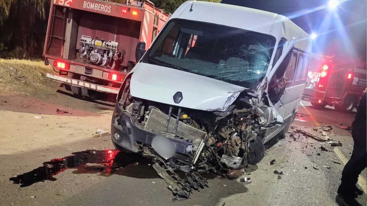 En esta minibus circulaba el conductor alcoholizado