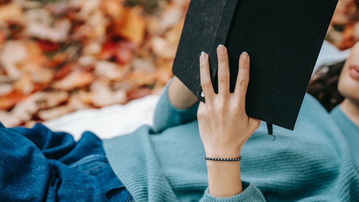 La primavera es el momento ideal para disfrutar de buenos libros al aire libre.