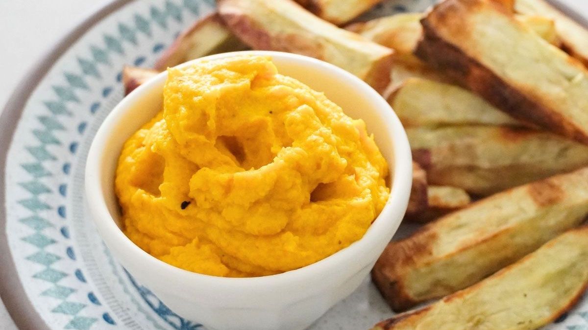 La mayonesa de zanahoria se hace con una receta que lleva simples ingredientes y va muy bien con varias comidas. La mayonesa de zanahoria se hace con una receta que lleva simples ingredientes y va muy bien con varias comidas.