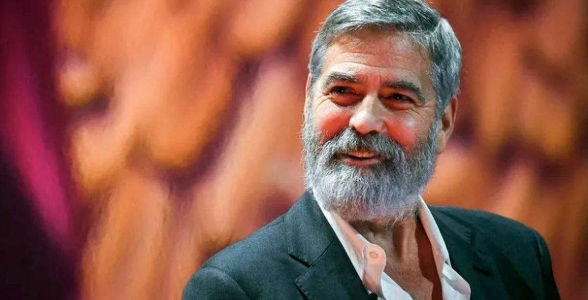 A pesar de tener un gran elenco, el fracaso fue inminente. George Clooney luego repuntó su carrera con grandes películas como La gran estafa. A pesar de tener un gran elenco, el fracaso fue inminente. George Clooney luego repuntó su carrera con grandes películas como La gran estafa.