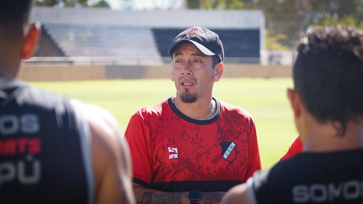 El DT del Deportivo Maipú, Rubens Sambueza, analizará lo realizado con videos para corregirlos antes del debut en la Primera Nacional 2024.