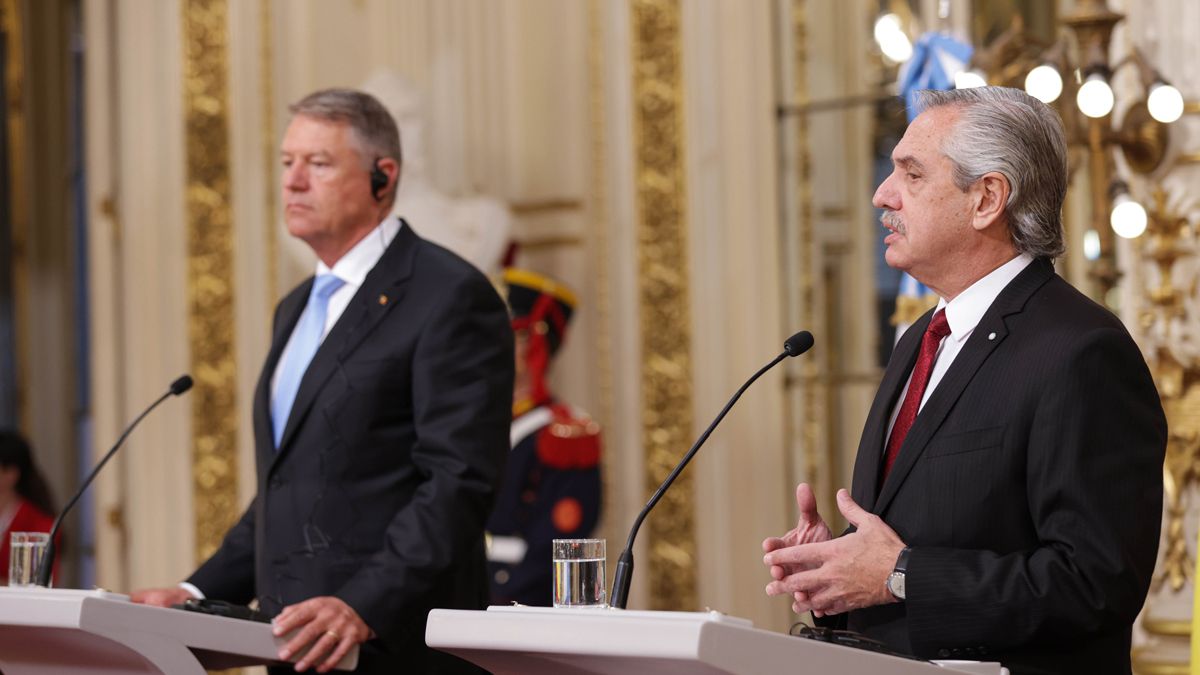 Alberto Fernández recibió al presidente de Ucrania, Klaus Iohanis. En ese marco formuló declaraciones a la prensa respecto a la estampida del dólar.