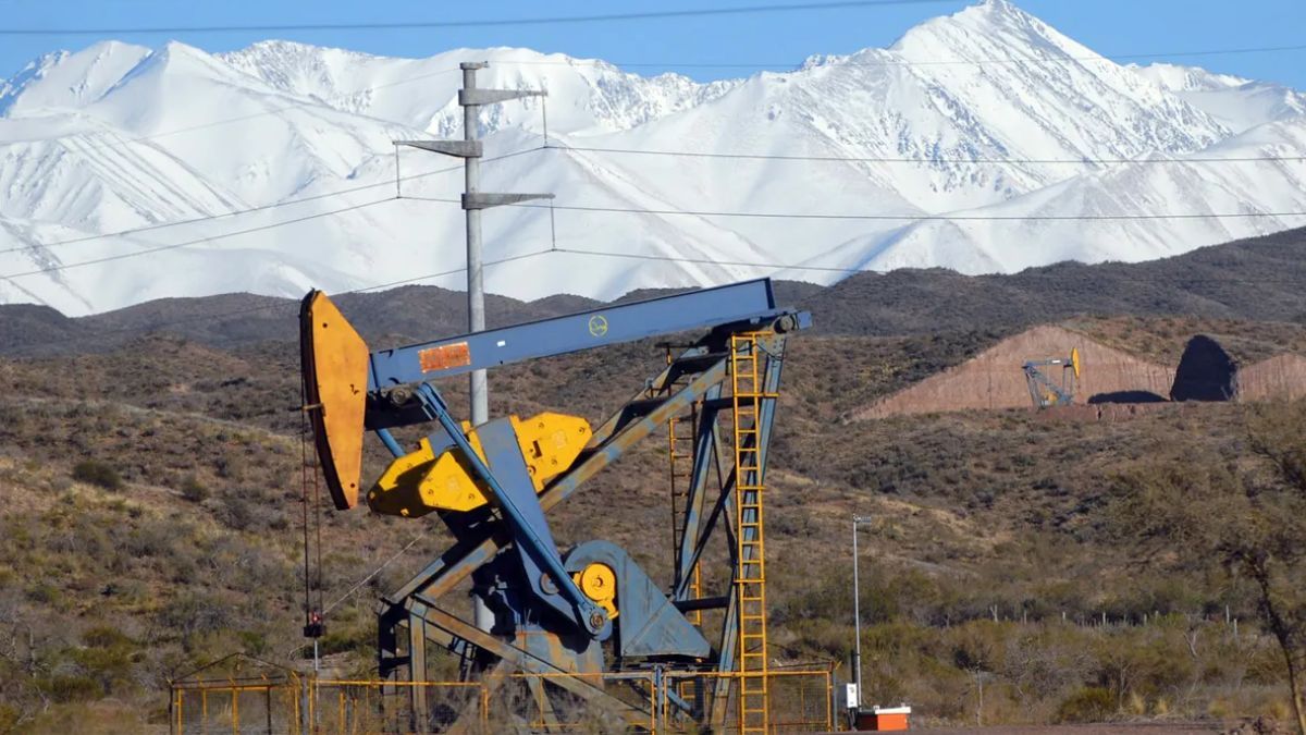 Se conocieron las ofertas económicas por áreas petroleras maduras en Mendoza.