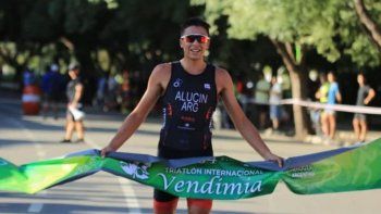 Ibrahim Alucín y Moira Miranda, los ganadores del 34to. Triatlón Vendimia