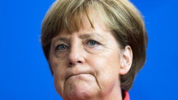 Merkel fue abucheada cuando visitó un centro de refugiados