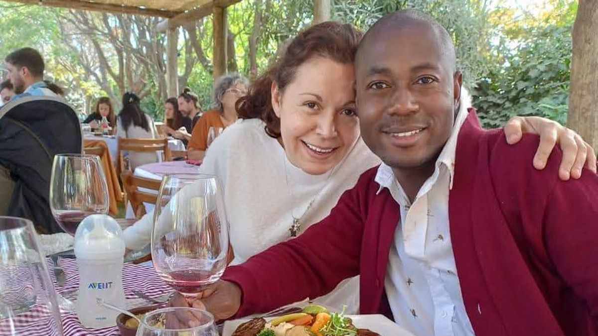 Paola Leontes y su esposo haitiano, Rolex Charles, quien llegó a Mendoza tras el terremoto de Haití de 2010. Paola Leontes y su esposo haitiano, Rolex Charles, quien llegó a Mendoza tras el terremoto de Haití de 2010.