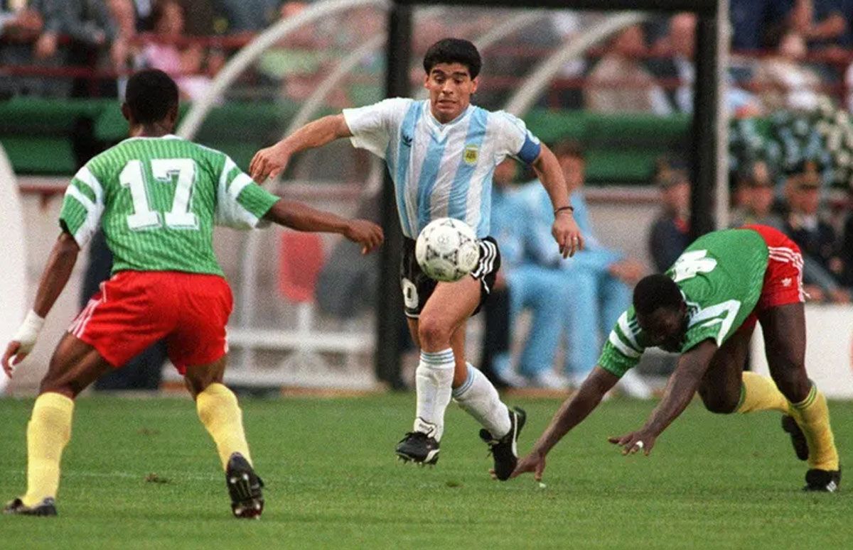 La derrota con Camerún, en Milán, fue de celeste y blanco