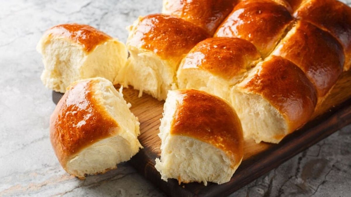 El pan brioche dulce es una receta riquísima para disfrutar en la merienda. Foto: iStock.