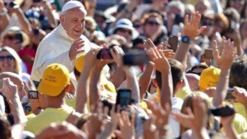 El Papa autorizó que absuelvan a las mujeres que hayan abortado