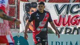 Arón Agüero es titular en el Deportivo Maipú. Arón Agüero es titular en el Deportivo Maipú.