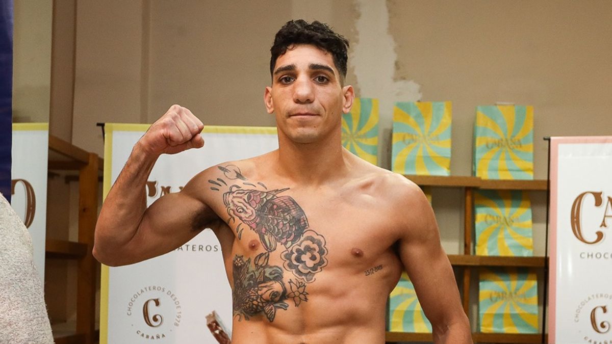 Abraham Buonarrigo tiene que ganar para poder seguir su carrera en Inglaterra. Enfrenta a Juan Andrés Figueroa este viernes en el Pascual Pérez.