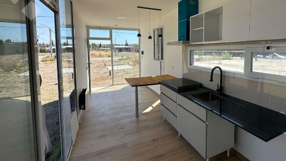 Así es la casa contenedor que venden por $34,5 millones en Mercado Libre. Así es la casa contenedor que venden por $34,5 millones en Mercado Libre.
