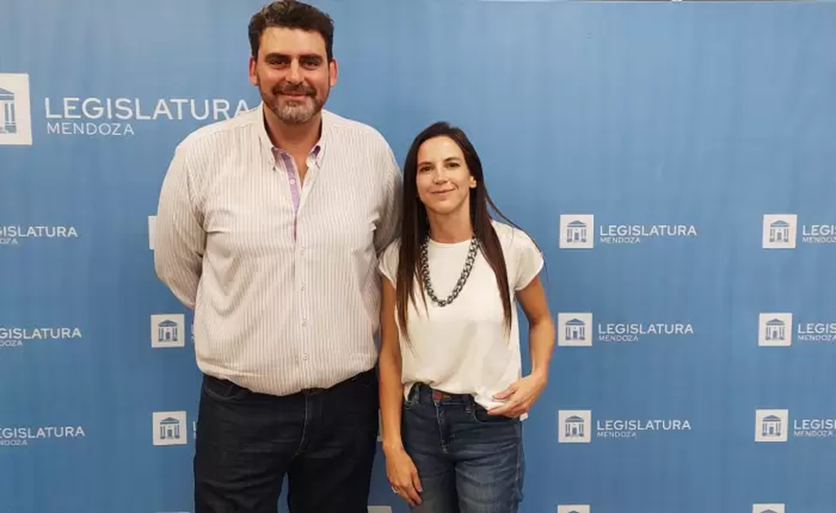 Martín Kerchner y Mercedes Rus son las nuevas autoridades del interbloque Cambia Mendoza en el Senado. 