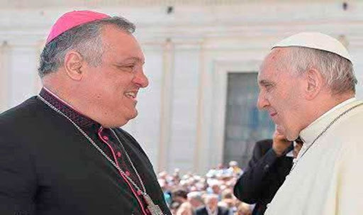 El arzobispo de Mendoza, Marcelo Colombo, y el Papa Francisco.