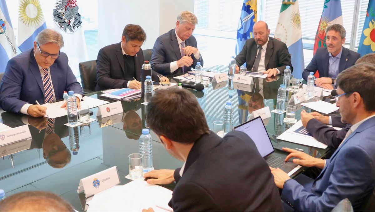 Alfredo Cornejo participó de manera virtual de la reunión con gobernadores en el CFI.