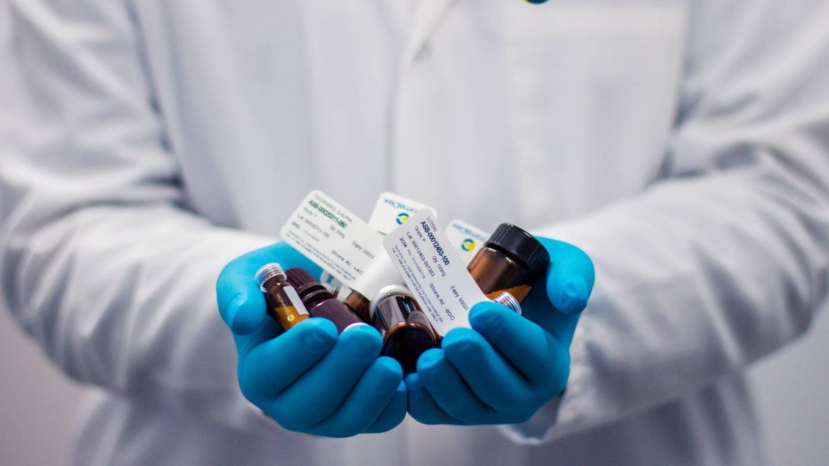 La Universidad de Harvard y el MIT crearon una pastilla que revierte el envejecimiento y previene enfermedades como el alzéimer y el párkinson. La Universidad de Harvard y el MIT crearon una pastilla que revierte el envejecimiento y previene enfermedades como el alzéimer y el párkinson.