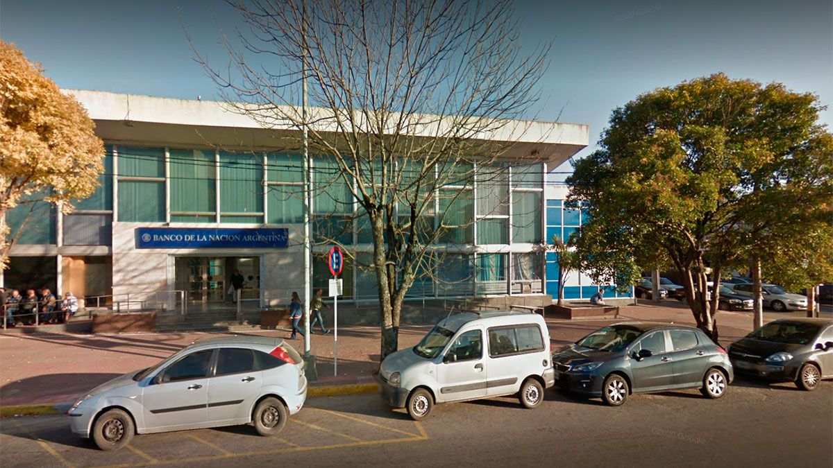 El episodio se registró en la sucursal del Banco Nación situada en la calle Independencia al 3.600 de la ciudad balnearia de Mar del Plata.